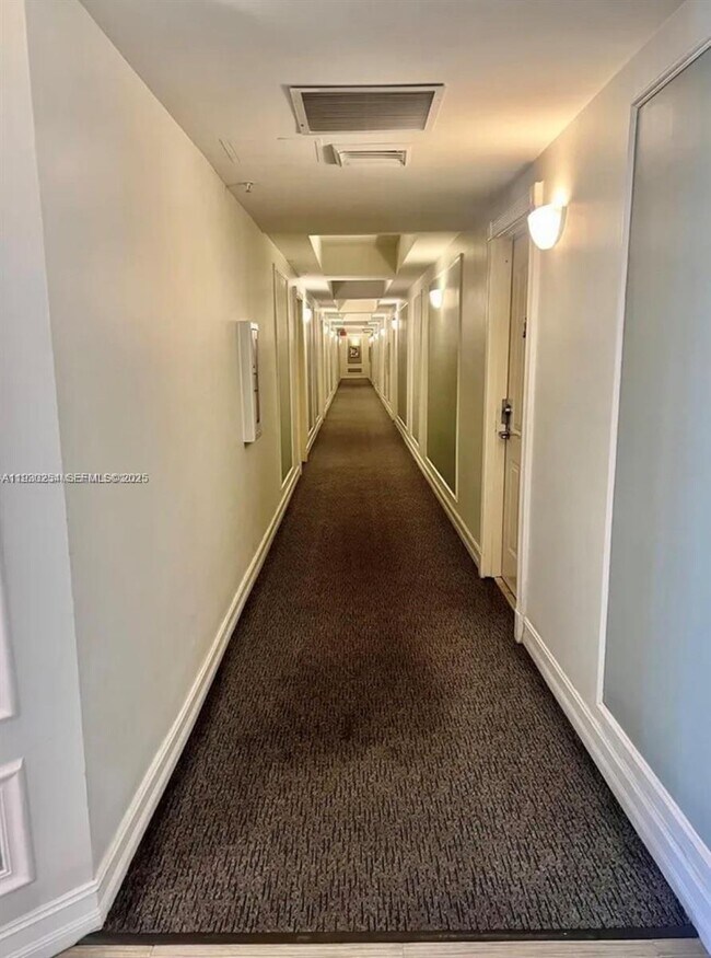 Foto del edificio - 5077 NW 7th St