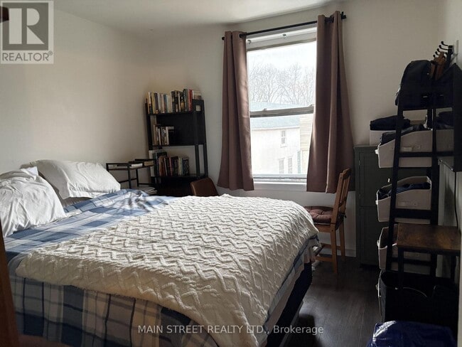 Building Photo - 237 Main St S