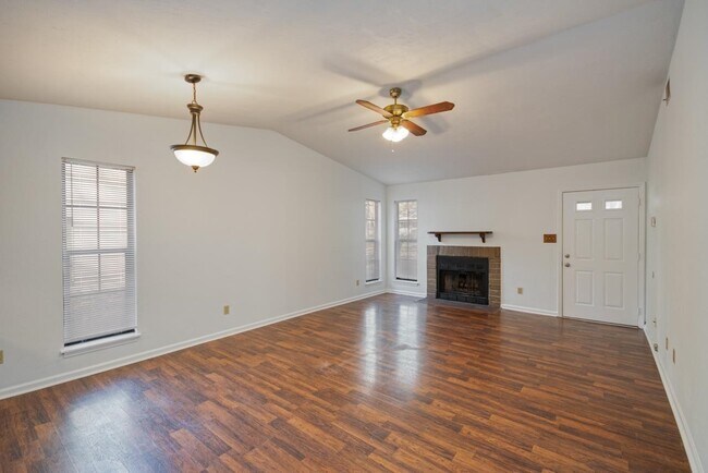 Foto del edificio - 2039 Hanover Ct