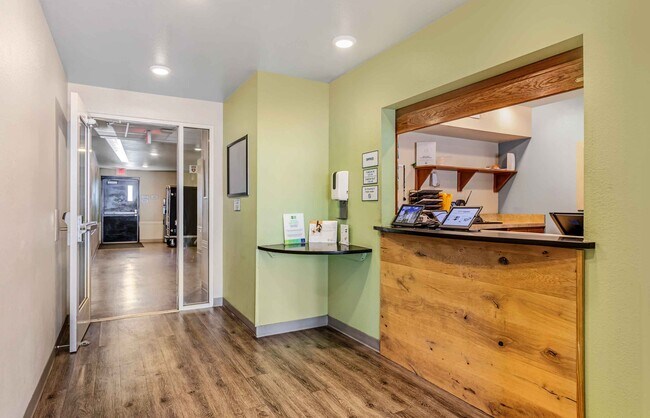 Building Photo - Furnished Studio-Fort Lauderdale - Airport - West