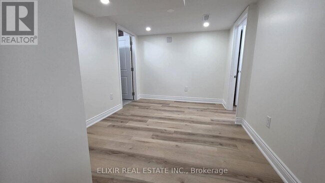 Building Photo - 41 Blair Crescent