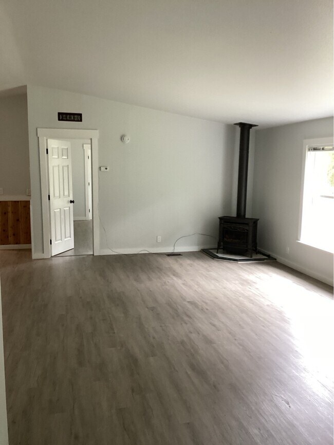 Foto del edificio - 330 SW Newton Dr