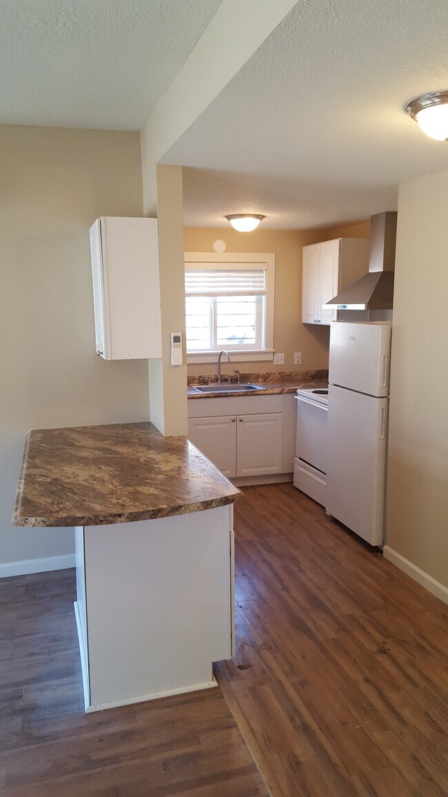 Foto del edificio - 1901 Douglas St