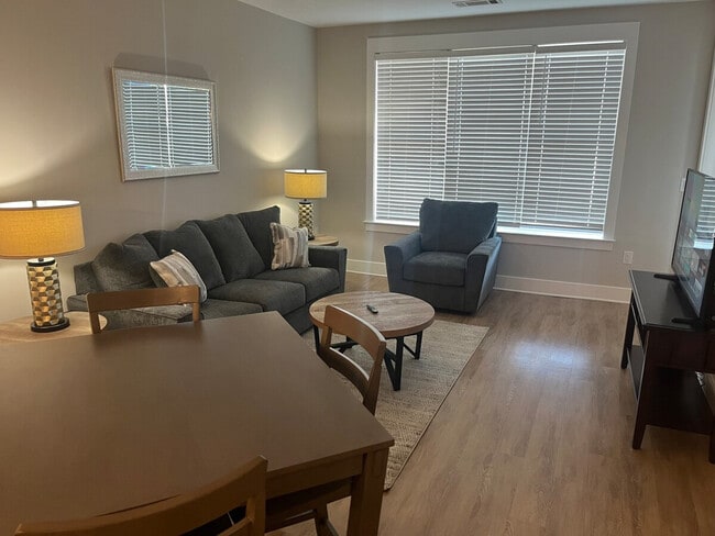 Foto del edificio - 5839 Ardrey Kell Rd