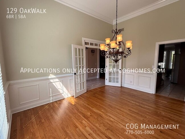 Building Photo - 129 OakWalk-