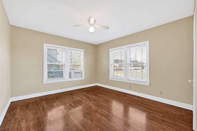 Foto del edificio - 4304 Pease St