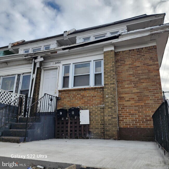 Foto del edificio - 5490 W Berks St