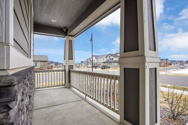 Foto del edificio - $3,700 - Stunning 4 bed/3.5bath Home in Er...