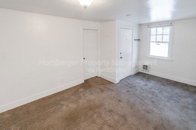 Building Photo - 1108 W 12th Ave