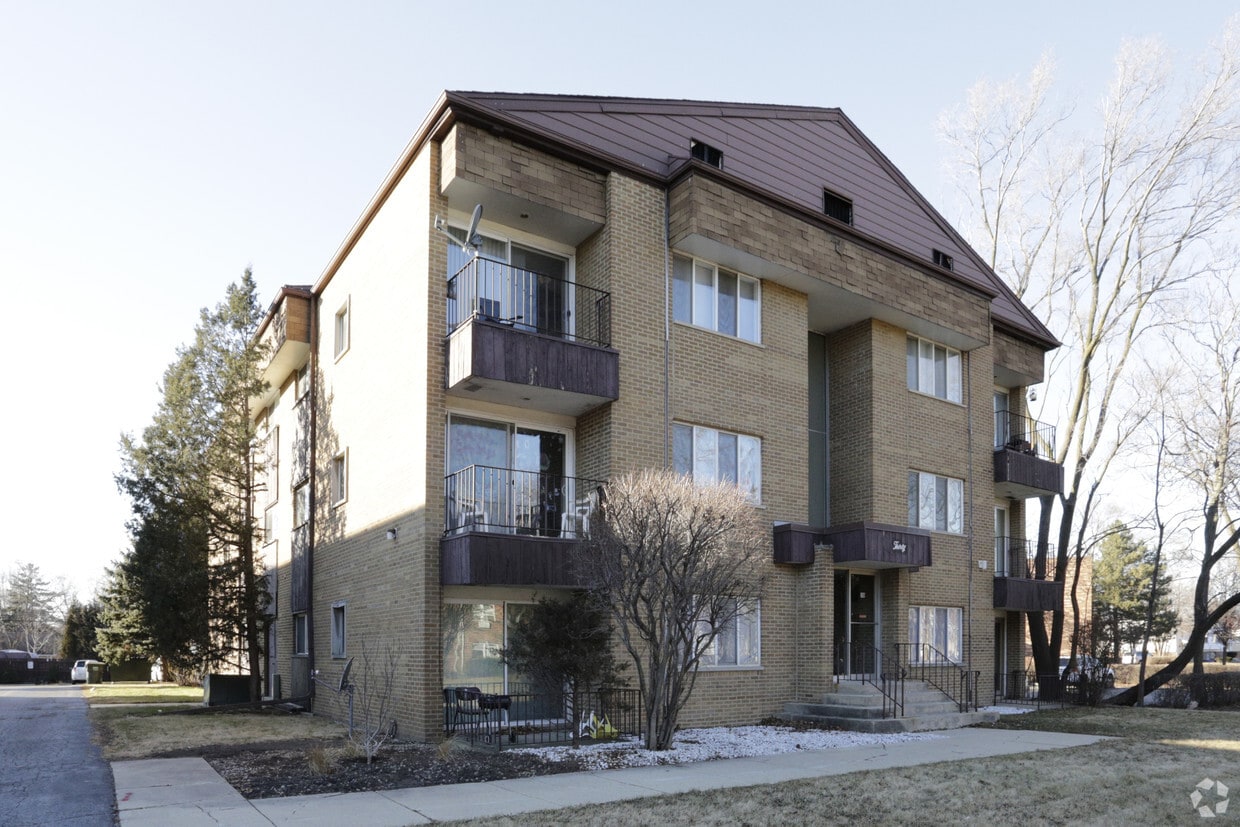 30 Briar St, Glen Ellyn, IL 60137 Apartments in Glen Ellyn, IL