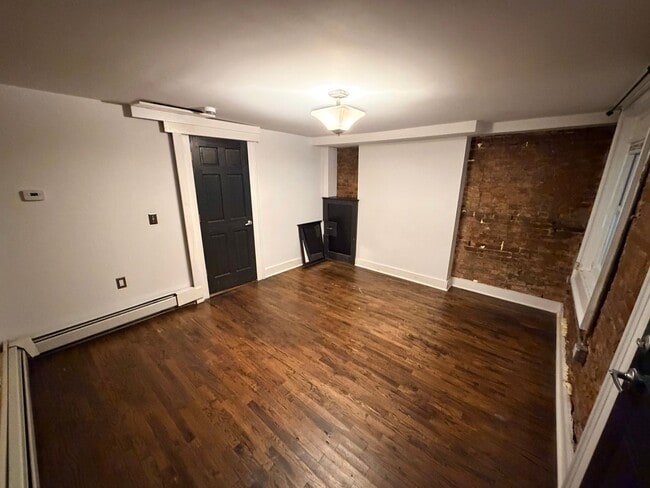 Building Photo - 108 Chestnut St