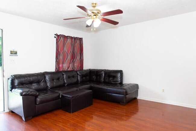 Foto del edificio - 6205 Fieldcrest Dr