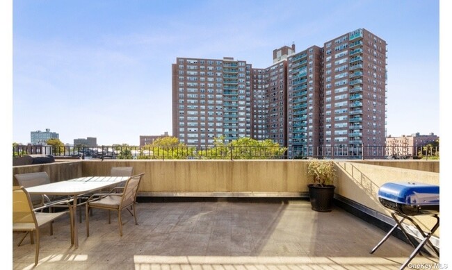 Foto del edificio - 1002 E 35th St