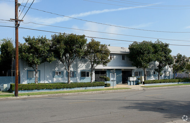 Building Photo - Mardi Gras Apartments