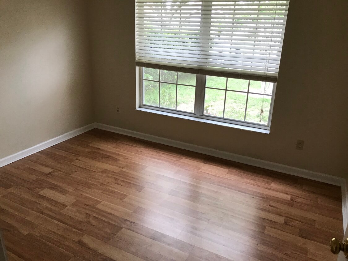 Building Photo - 643 Wechsler Cir