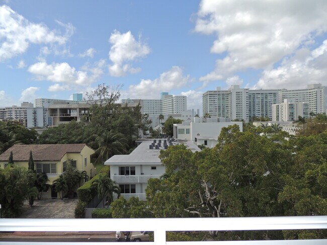 Foto del edificio - 947 Lenox Ave