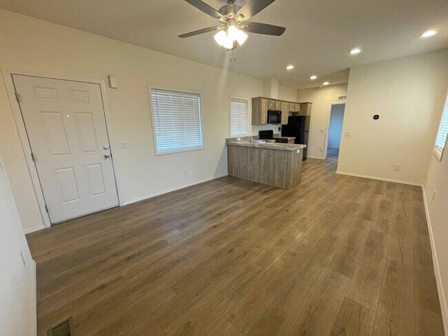 Foto del edificio - 5510 Clark Rd