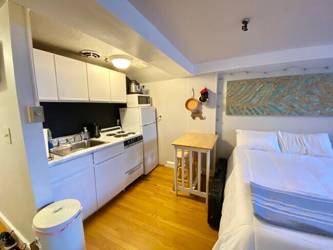 Foto del edificio - 879 Beacon St