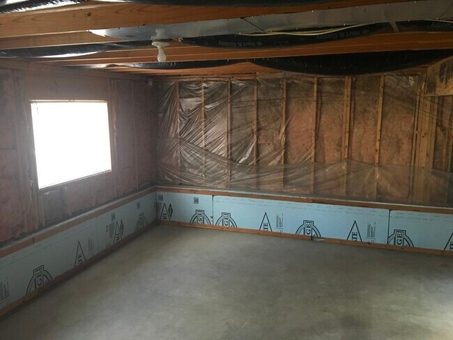 Foto del edificio - 3235 Keystone Lakes Way