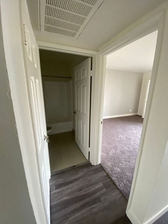 Interior Photo - 1250 N. June St. Los Angeles CA 90038