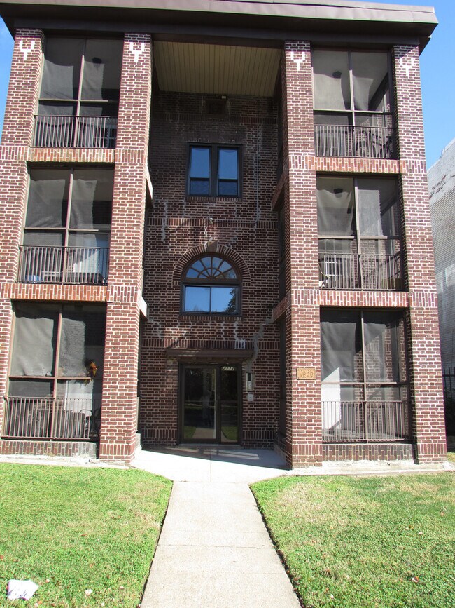 Foto del edificio - 2111 Park Ave