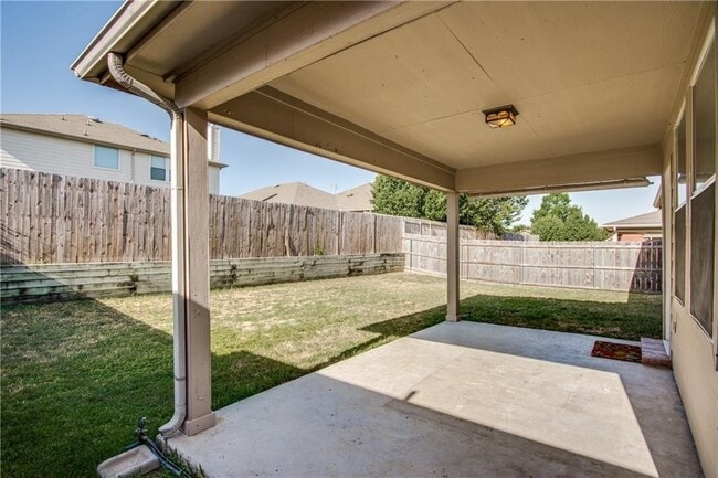Foto del edificio - 3608 Diamond Ranch Rd