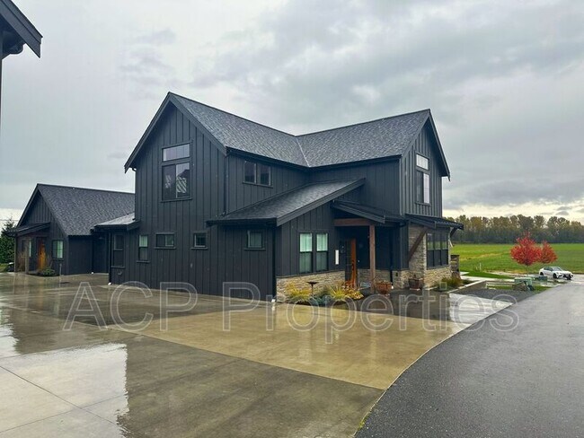 Foto del edificio - 1570 Farmview Ter