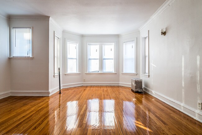 Sala de estar - 1748 E 71st Pl