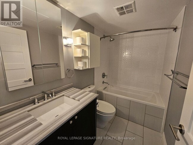 Building Photo - 92 King St E