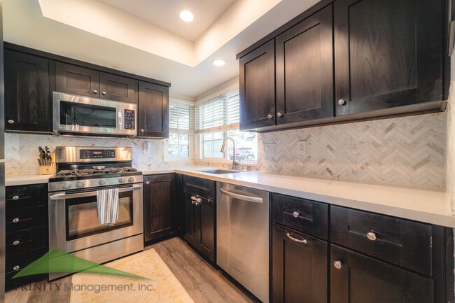 Building Photo - 2991 Lexington Cir
