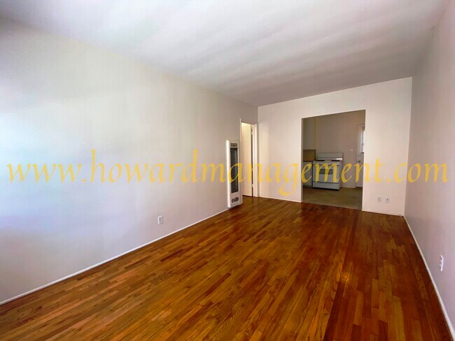 Foto del edificio - 4440 S Centinela Ave
