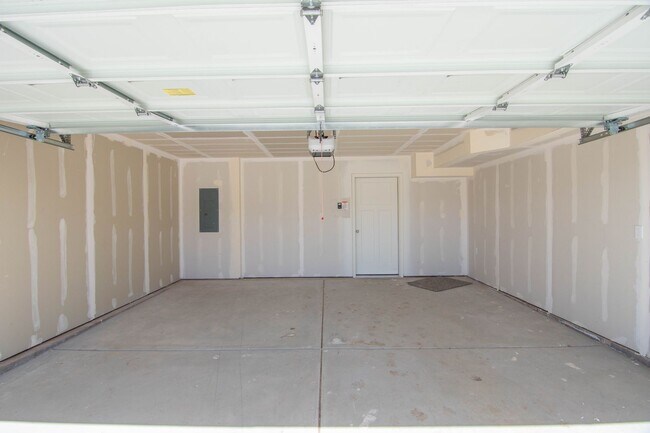 Foto del edificio - New Smart Townhomes in Heber with Income-R...