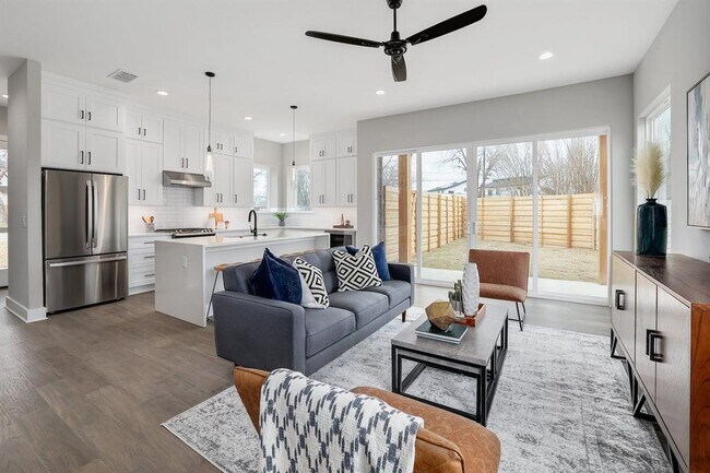 Foto del edificio - 6900 Reese Ln