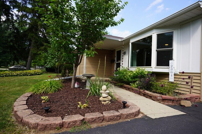 Building Photo - 2304 Jay Ln