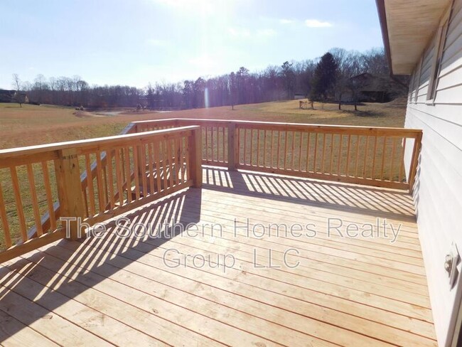 Building Photo - 2214 Niles Ferry Rd
