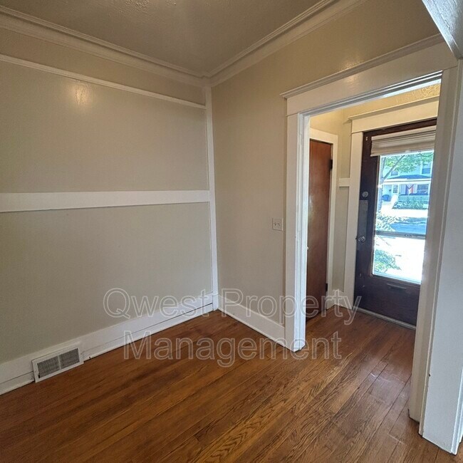 Foto del edificio - 1335 Logan St SE
