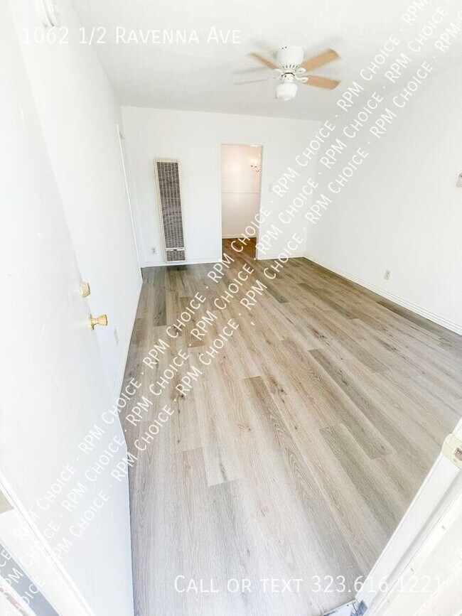 Foto del edificio - 1062 1/2 Ravenna Ave-