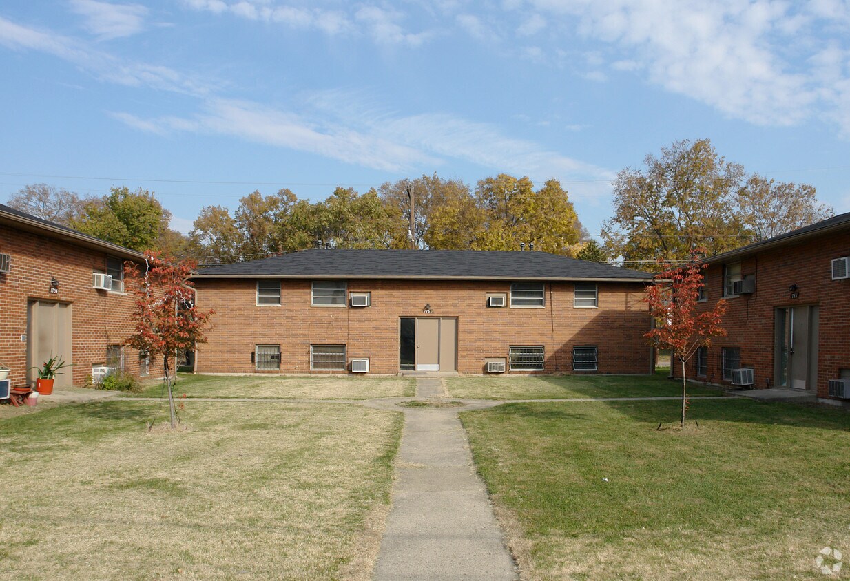 Building Photo - 1760 E Livingston Ave