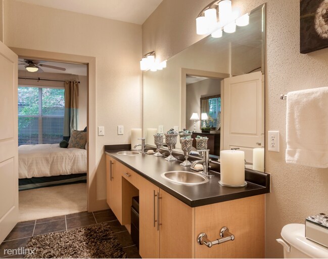 Building Photo - 1 br, 1 bath Flat - 3411 Richmond Ave