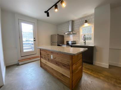 Foto del edificio - Charming Newly Renovated Upstairs Apartment in the Heart of Downtown Winchester