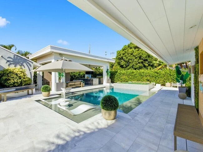 Photo - 2210 NE 3rd Ave House