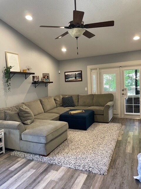 Foto principal - 5100 Burchette Rd