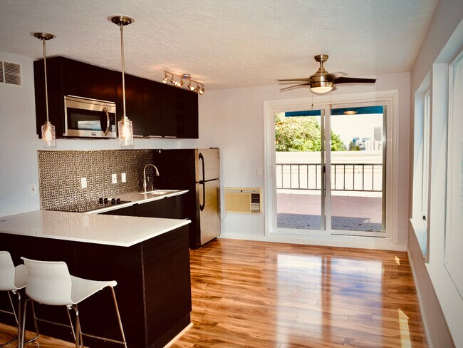 Cocina - 3515 SW Barbur Blvd