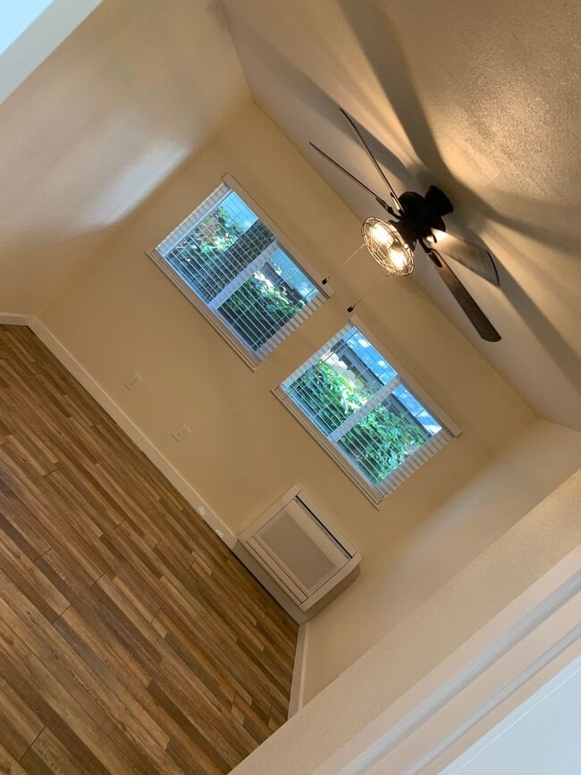 Building Photo - Remodeled/ private setting