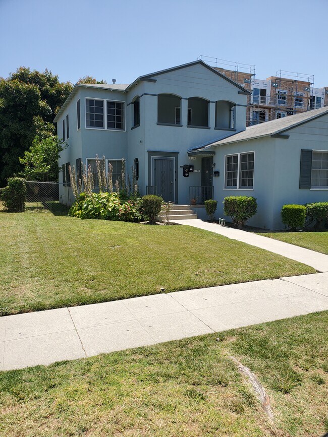 Foto del edificio - 3526 Farmdale Ave