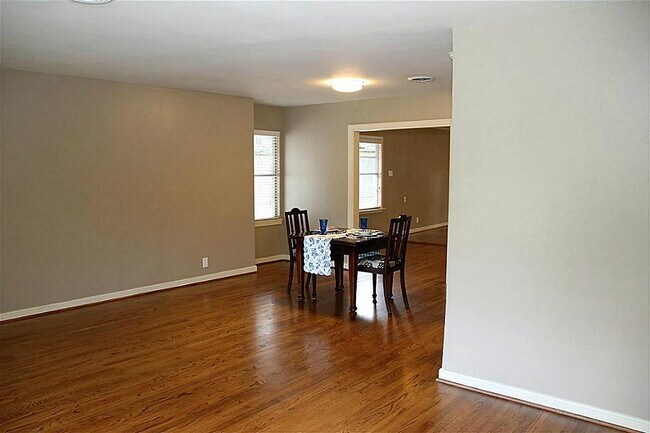 Foto del edificio - 8415 Greenbush St