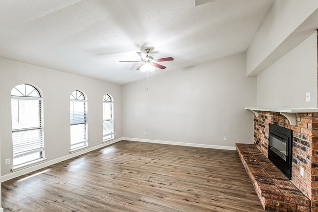 Building Photo - 17611 Ranch Country Rd