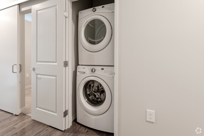 1BR, 1BA - Isle Royale - ENDI Plaza