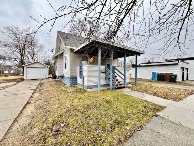Foto del edificio - Three Bedroom Home in Muskegon
