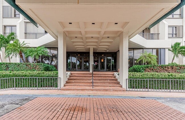 Foto del edificio - 5600 N Flagler Dr